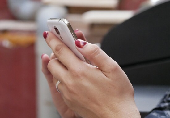 寂しさを紛らせる