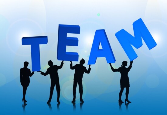 夫の不倫に悩む相談者交流課