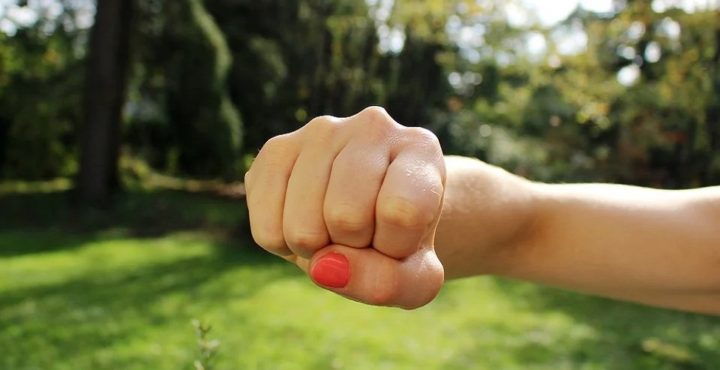 夫の不倫に負けずに戦う