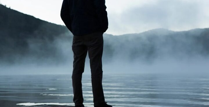 朝帰りをする夫