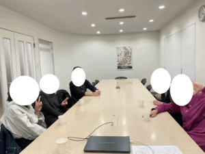 夫の不倫に悩む相談者の交流会