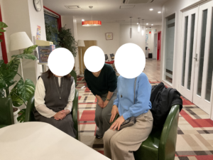 夫の不倫に悩む相談者の交流