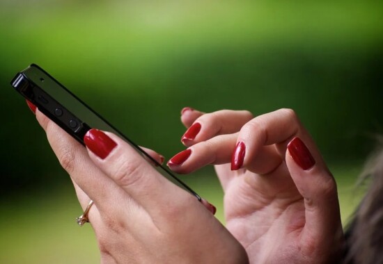 ふてぶてしい不倫女